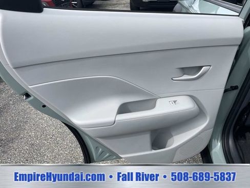 Used 2025 Hyundai Kona SEL FWD image 15
