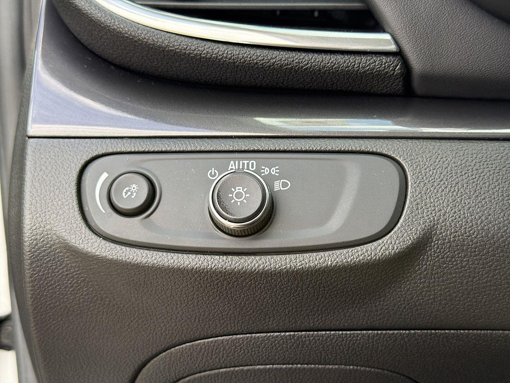 Used 2021 Buick Encore Preferred FWD image 15