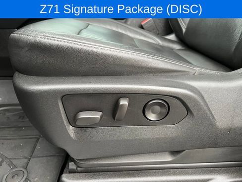 Used 2021 Chevrolet Suburban Z71 w/ Z71 Signature Package image 17