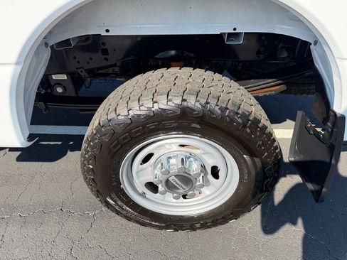 Used 2023 Ford F250 XL w/ XL Chrome Package AWD/4WD image 12