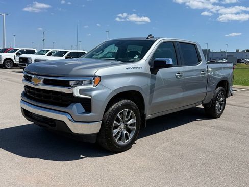 Used 2024 Chevrolet Silverado 1500 LT AWD/4WD image 21