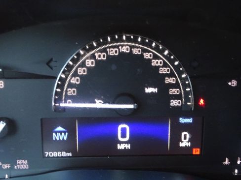 Used 2017 Cadillac XT5 Luxury image 23