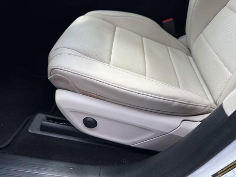 Used 2024 Mercedes-Benz GLE 350 4MATIC image 17