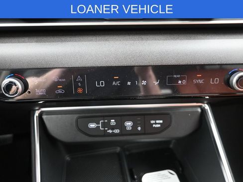 Used 2026 Kia Carnival EX FWD image 19