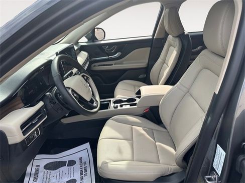 New 2025 Lincoln Corsair Reserve image 9