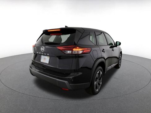 Used 2025 Nissan Rogue SV FWD image 9