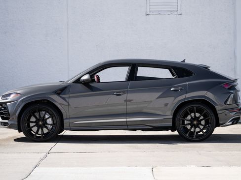 Used 2021 Lamborghini Urus image 8