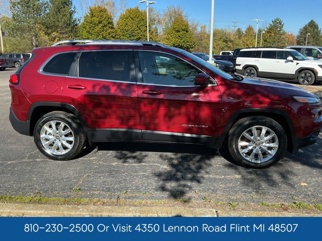 Used 2016 Jeep Cherokee Limited w/ Luxury Group AWD/4WD image 15