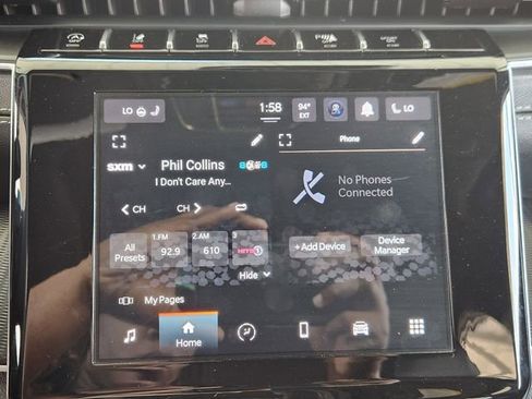 Used 2023 Jeep Grand Cherokee Altitude RWD image 15