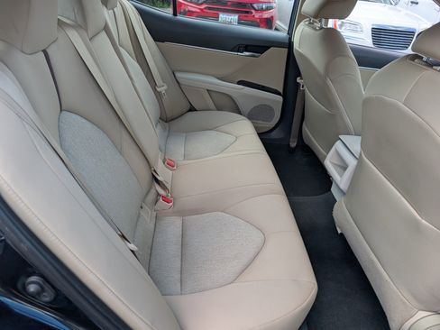 Used 2019 Toyota Camry LE image 12