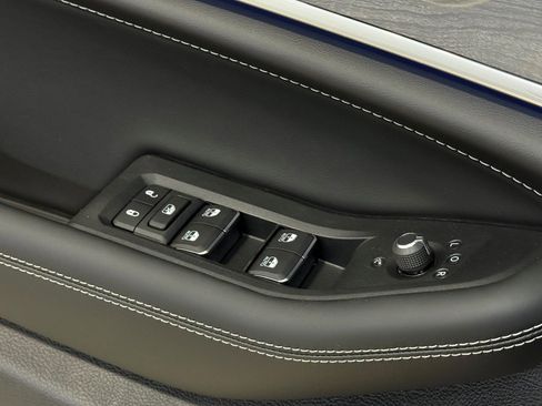 New 2025 Jeep Grand Cherokee Overland w/ Adv Protech Group III image 31