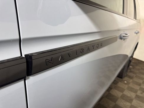 New 2025 Lincoln Navigator L Reserve w/ Jet Appearance Package AWD/4WD image 15