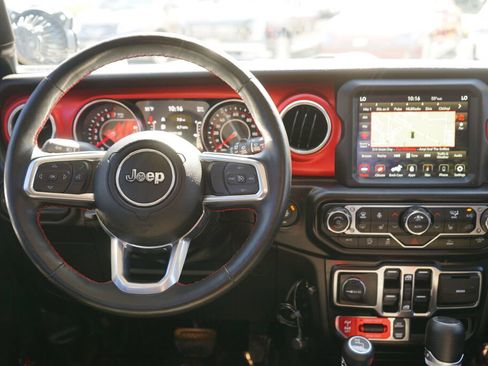 Used 2022 Jeep Wrangler Unlimited Rubicon w/ Cold Weather Group AWD/4WD image 12