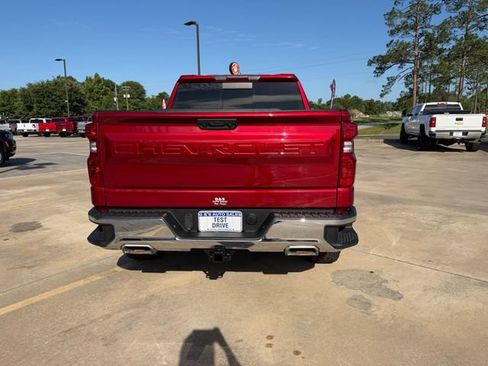 Used 2022 Chevrolet Silverado 1500 LT AWD/4WD image 6