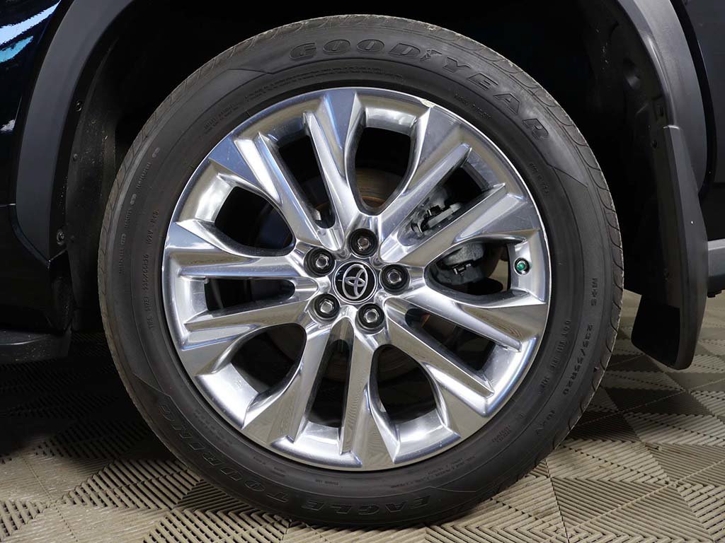 Used 2023 Toyota Highlander Limited AWD/4WD image 22