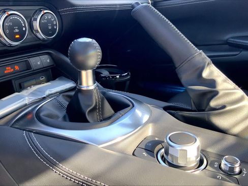 New 2026 MAZDA MX-5 Miata RF Grand Touring RWD image 7