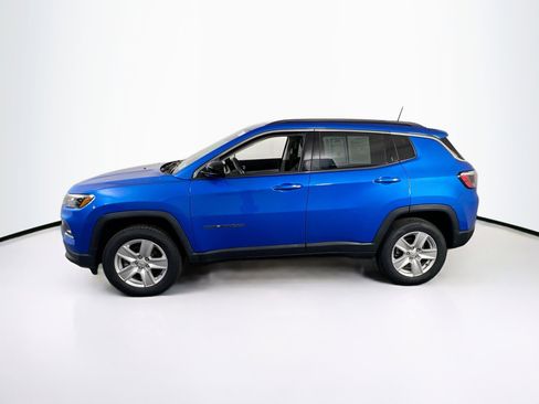 Used 2022 Jeep Compass Latitude w/ Sun and Sound Group AWD/4WD image 8