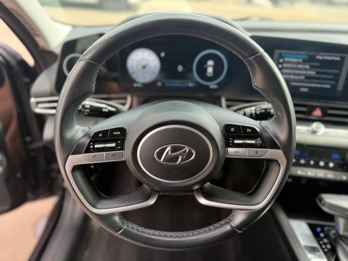 Used 2023 Hyundai Elantra SEL w/ Convenience Package FWD image 20