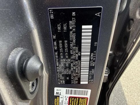 Used 2021 Toyota Highlander XLE AWD/4WD image 30