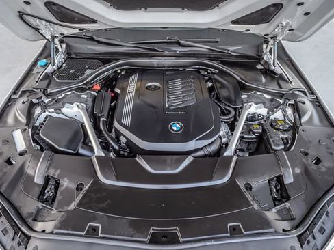 Used 2020 BMW 740i xDrive w/ M Sport Package image 17
