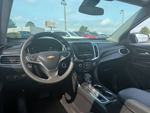 Used 2022 Chevrolet Equinox LT FWD image 32