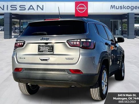 Used 2023 Jeep Compass Sport image 5