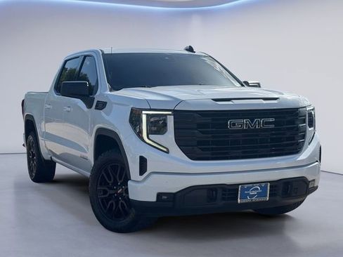 Used 2022 GMC Sierra 1500 Elevation w/ Preferred Package RWD image 1