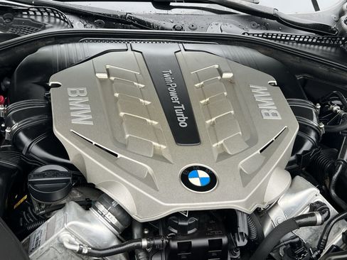 Used 2011 BMW 550i Sedan RWD image 29