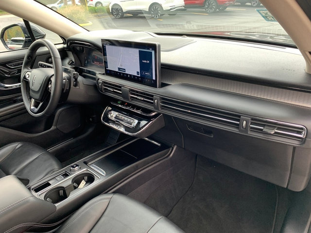 Certified 2023 Lincoln Corsair AWD w/ Equipment Group 102A image 13