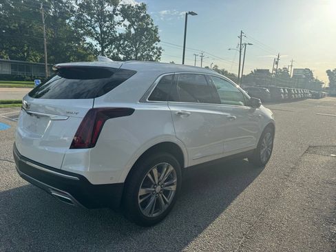 Certified 2024 Cadillac XT5 Premium Luxury w/ Technology Package FWD image 8