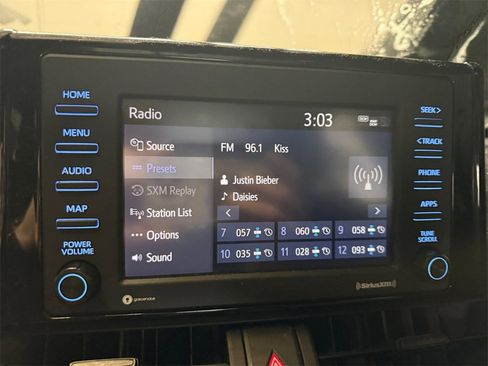 Used 2022 Toyota RAV4 XLE w/ Convenience Package image 18