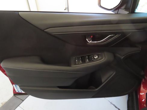 Used 2025 Subaru Outback Premium AWD/4WD image 10