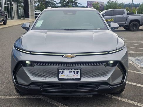 New 2026 Chevrolet Equinox EV LT AWD/4WD image 8