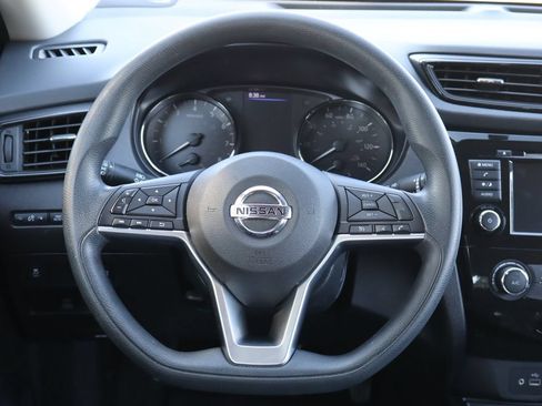 Used 2018 Nissan Rogue S AWD/4WD image 18