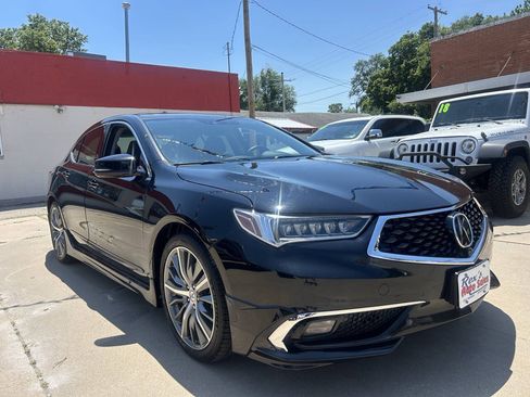 Used 2018 Acura TLX V6 SH-AWD w/ Advance Package image 4