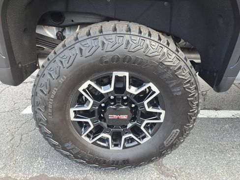 Used 2024 GMC Sierra 2500 AT4X AWD/4WD image 18