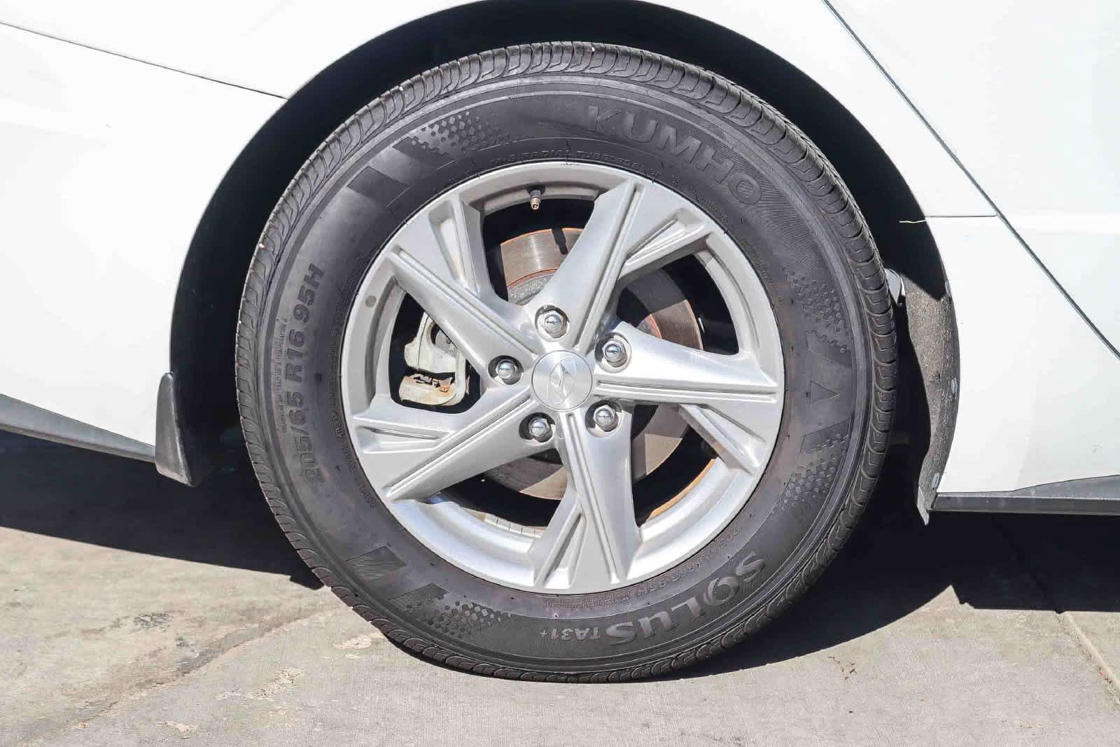 Used 2021 Hyundai Sonata SE w/ Preferred Accessory Package FWD image 8