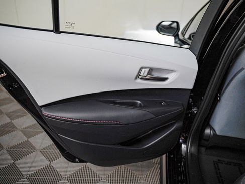 Used 2025 Toyota Corolla SE image 23