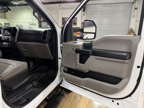 Used 2020 Ford F350 XL w/ Power Equipment Group AWD/4WD image 17