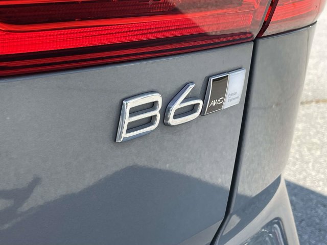 Used 2023 Volvo XC60 B6 Ultimate w/ Protection Package Premier AWD/4WD image 11