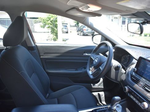 Used 2025 Nissan Altima 2.5 SV FWD image 20