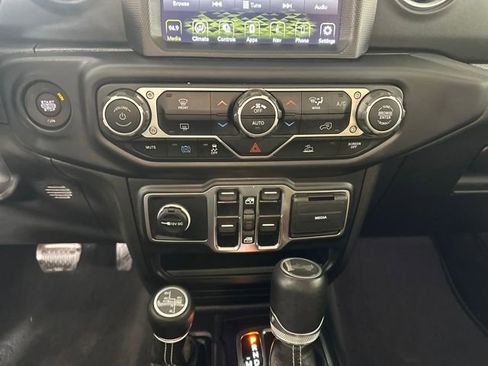 Used 2023 Jeep Wrangler Unlimited Sahara image 22