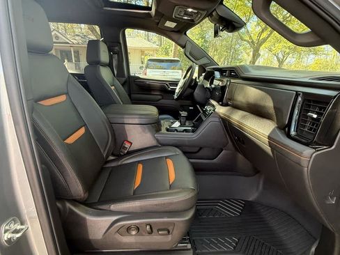 Used 2025 GMC Sierra 1500 AT4 w/ AT4 Premium Package image 13