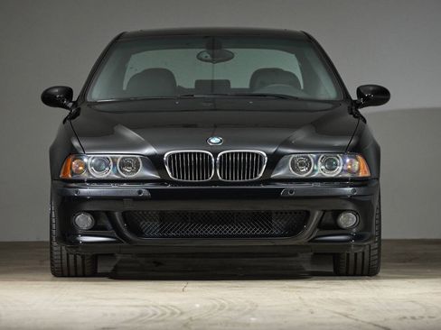 Used 2003 BMW M5 RWD image 2