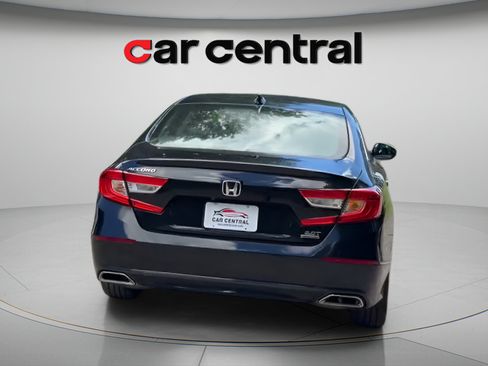 Used 2019 Honda Accord Touring image 4