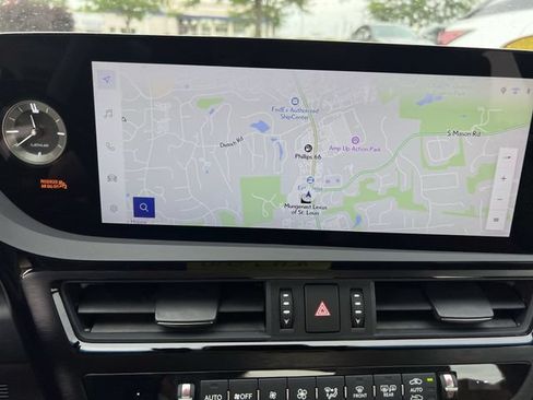 Used 2025 Lexus ES 350 w/ Premium Package FWD image 16