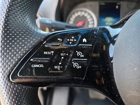 Used 2025 Mercedes-Benz Sprinter 2500 image 28