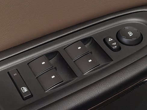 Used 2015 GMC Acadia SLT FWD image 27