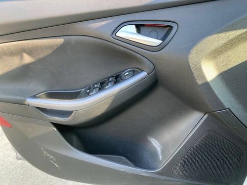 Used 2014 Ford Focus Titanium FWD image 27