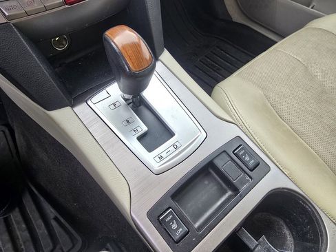 Used 2014 Subaru Outback 3.6R Limited image 17